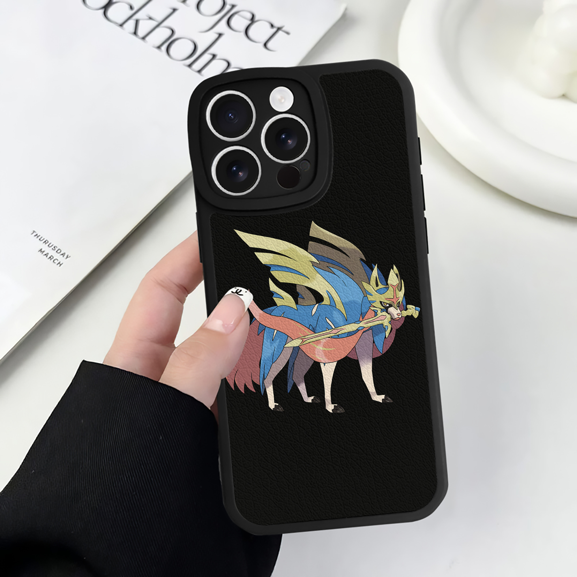（画像用） ポケットモンスター Pokémon 【iPhone 16シリーズ対応】シリコンスマホケース（レザー調） 材質：シリコン